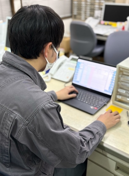 製造部生産管理課社員の写真